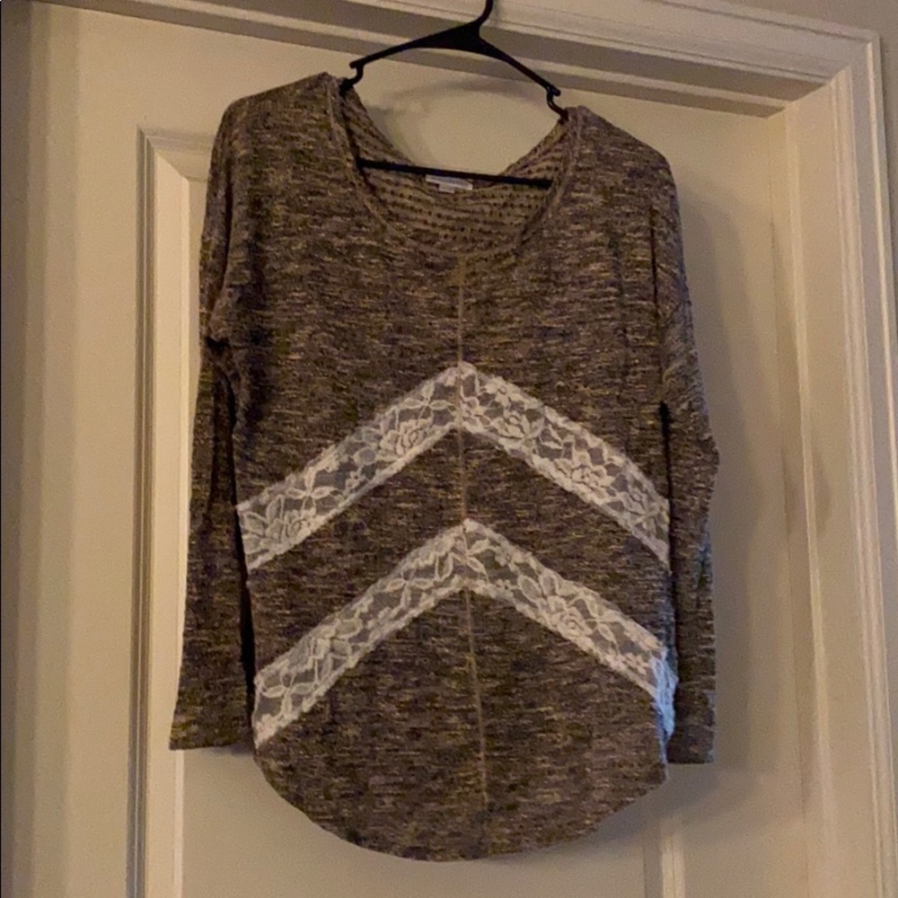 Knitted long sleeve blouse